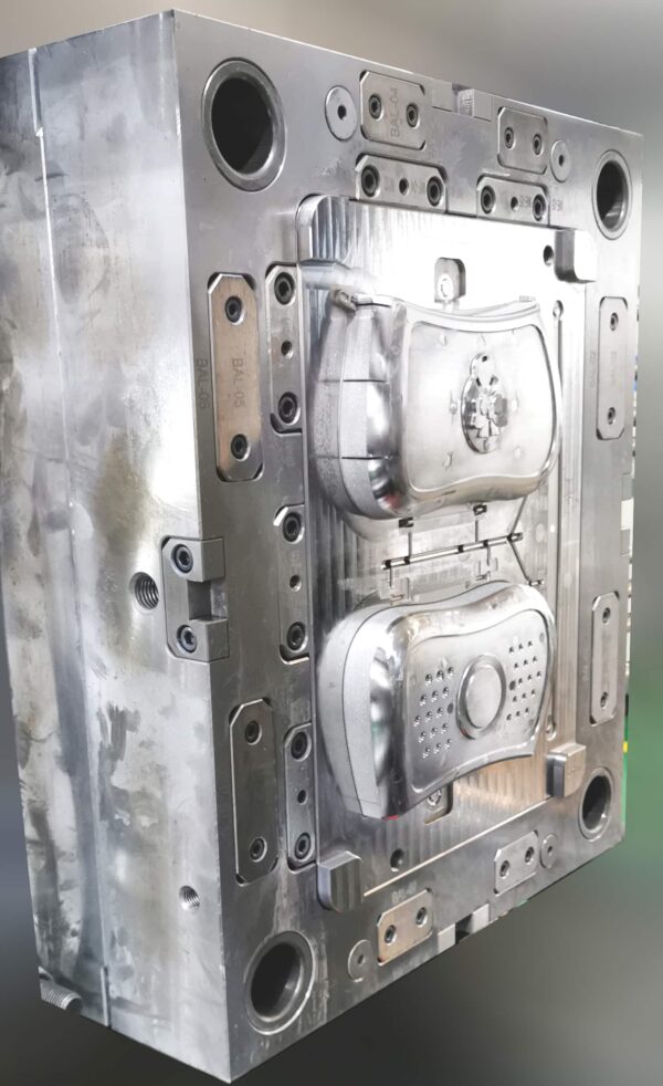 Hot Runner Mold - Image 3